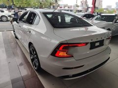 Volvo S60 2025 B5 Inscription Sport - ფოტო 5