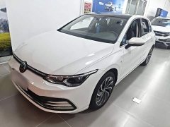Volkswagen Golf 2023 Facelift 280TSI DSG Pro - ფოტო 1