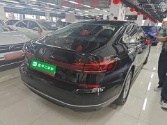 Volkswagen Passat Outstanding Edition 280TSI Business Version - ფოტო 7