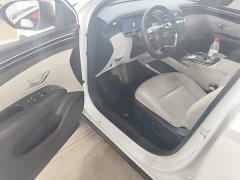 Hyundai Tucson L 1.5T DCT TOP Flagship - ფოტო 16