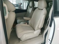 Buick GL8 Land Official Business Class 652T Comfort Edition - ფოტო 17