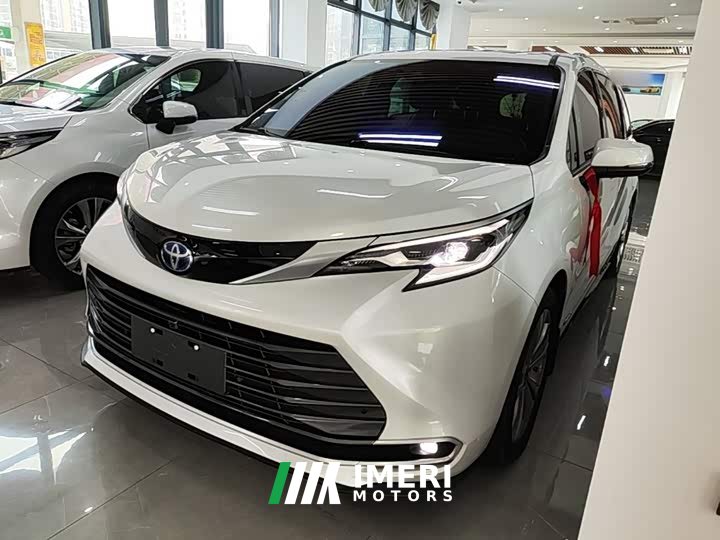Toyota Sienna 2.5L Hybrid Premium Edition