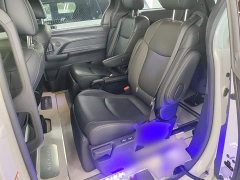 Toyota Sienna 2.5L Hybrid Premium Edition - ფოტო 17