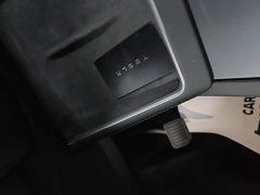 Tesla Model Y Long Range All-Wheel Drive - ფოტო 9