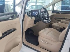 Buick GL8 New Energy Lusang Respect Edition - ფოტო 12