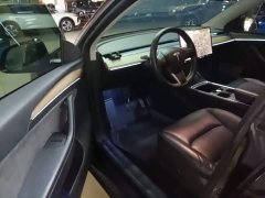 Tesla Model Y Standard Range RWD - ფოტო 16