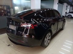 Tesla Model Y Standard Range RWD - ფოტო 7