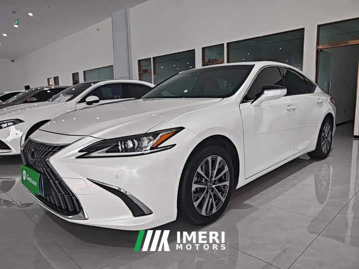 Lexus ES 2023 200 Excellence Edition - ავტომობილი ჩინეთიდან