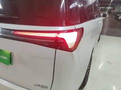 Buick GL8 New Energy Lusang Respect Edition - ფოტო 8