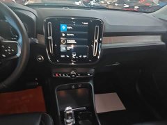 Volvo XC40 T4 AWD Smart Remote Luxury Edition - ფოტო 13
