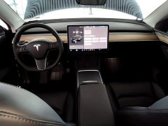 Tesla Model Y Standard Range RWD - ფოტო 10
