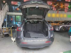 Tesla Model Y Rear-Wheel Drive - ფოტო 19