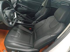 Hyundai Elantra 2023 1.5L CVT Luxury - ფოტო 15