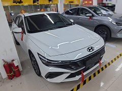 Hyundai Elantra 2023 1.5L CVT Luxury - ფოტო 4