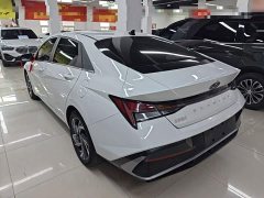 Hyundai Elantra 2023 1.5L CVT Luxury - ფოტო 5