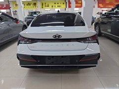Hyundai Elantra 2023 1.5L CVT Luxury - ფოტო 6