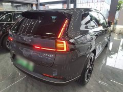 Volvo XC70 Plug-in Hybrid 2026 All-Wheel Drive Extended Range Ultra - ფოტო 7