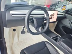 Tesla Model Y Rear-Wheel Drive - ფოტო 10