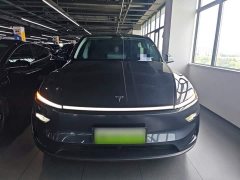 Tesla Model Y Rear-Wheel Drive - ფოტო 3