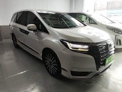 Honda Odyssey 2.0L e:HEV Luxury - ფოტო 4