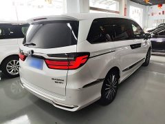 Honda Odyssey 2.0L e:HEV Luxury - ფოტო 7