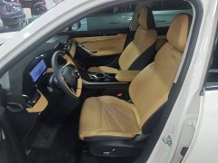 Geely Boyue L 2023 1.5TD DCT Luxury - ფოტო 15