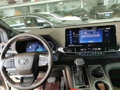 Toyota Sienna 2021 2.5L Hybrid Platinum Edition - ფოტო 10