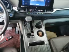 Toyota Sienna 2021 2.5L Hybrid Platinum Edition - ფოტო 14