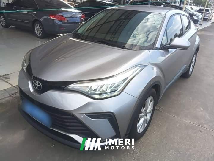 Toyota Yize IZOA 2.0L Dynamic Edition