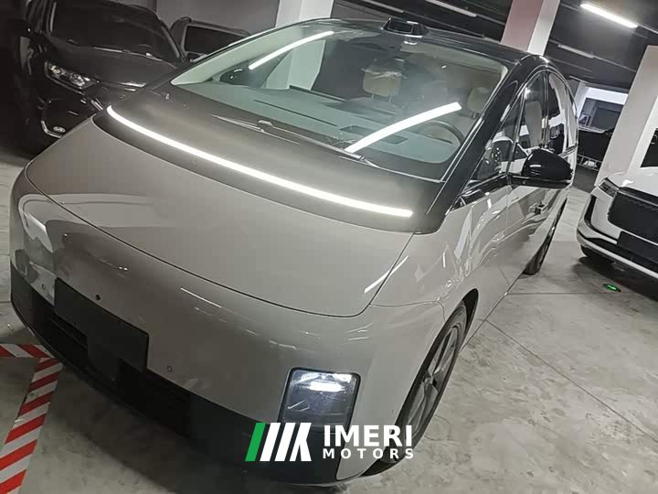 Li Auto Li Xiang MEGA Ultra - ავტომობილი ჩინეთიდან