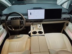 Li Auto Li Xiang MEGA Ultra - ფოტო 10