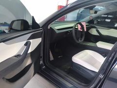 Tesla Model Y Long Range All-Wheel Drive - ფოტო 12