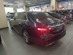 Mercedes-Benz E-Class Facelift E 260 L Sport - photo 5