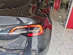 Tesla Model Y Rear-Wheel Drive - ფოტო 8