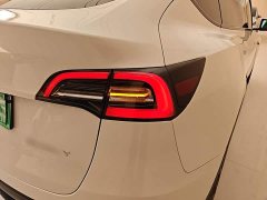 Tesla Model Y Long Range All-Wheel Drive - ფოტო 8