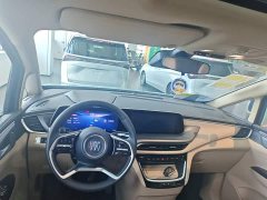 Buick GL8 New Energy Lusang Respect Edition - ფოტო 10