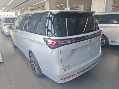 Buick GL8 New Energy Lusang Respect Edition - ფოტო 5