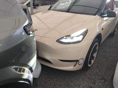Tesla Model Y Standard Range RWD - ფოტო 3