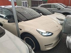 Tesla Model Y Standard Range RWD - ფოტო 4