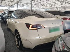 Tesla Model Y Standard Range RWD - ფოტო 5