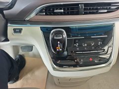 Buick GL8 Land Official Business Class 652T Comfort Edition - ფოტო 14