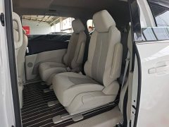 Buick GL8 Land Official Business Class 652T Comfort Edition - ფოტო 17