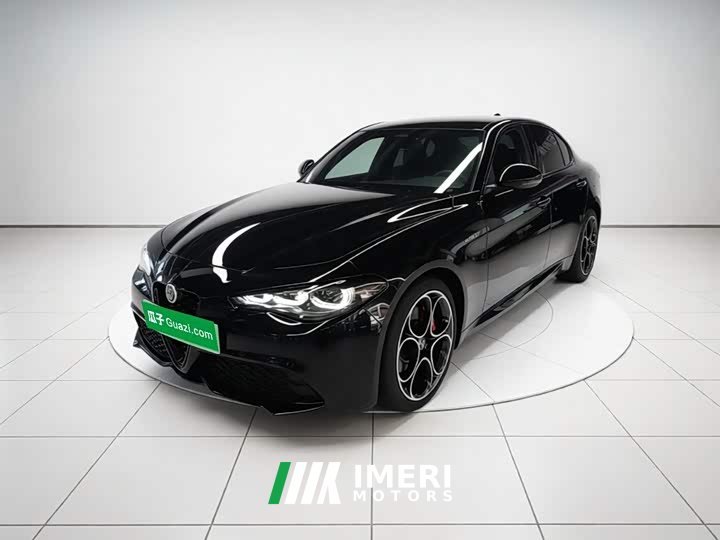 Alfa Romeo Giulia 2023 2.0T 280HP Track Edition - ავტომობილი ჩინეთიდან