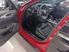 Alfa Romeo Giulia 2023 2.0T 280HP Track Edition - ფოტო 12