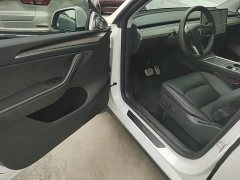 Tesla Model Y Standard Range RWD - ფოტო 16