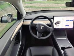 Tesla Model Y Standard Range RWD - ფოტო 11