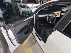 Tesla Model Y Rear-Wheel Drive - ფოტო 16