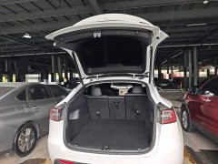 Tesla Model Y Rear-Wheel Drive - ფოტო 19