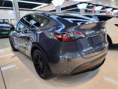Tesla Model Y Long Range All-Wheel Drive - ფოტო 5