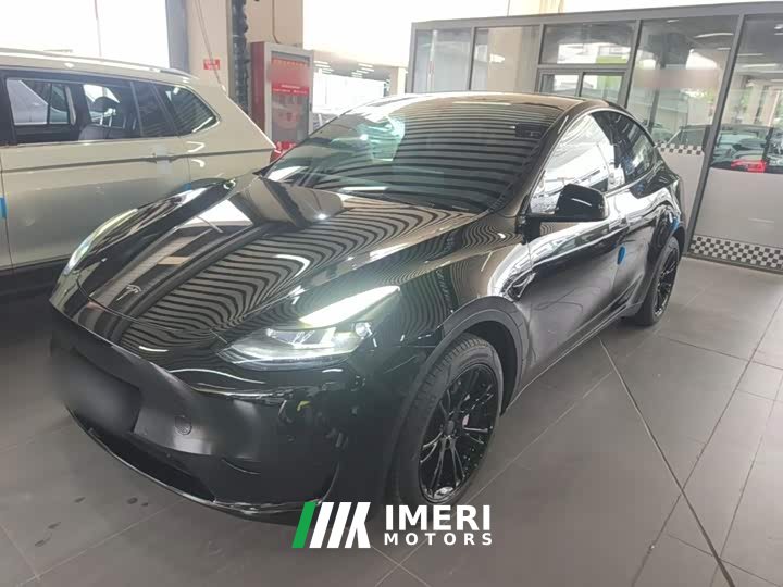 Tesla Model Y Facelift Rear-Wheel Drive